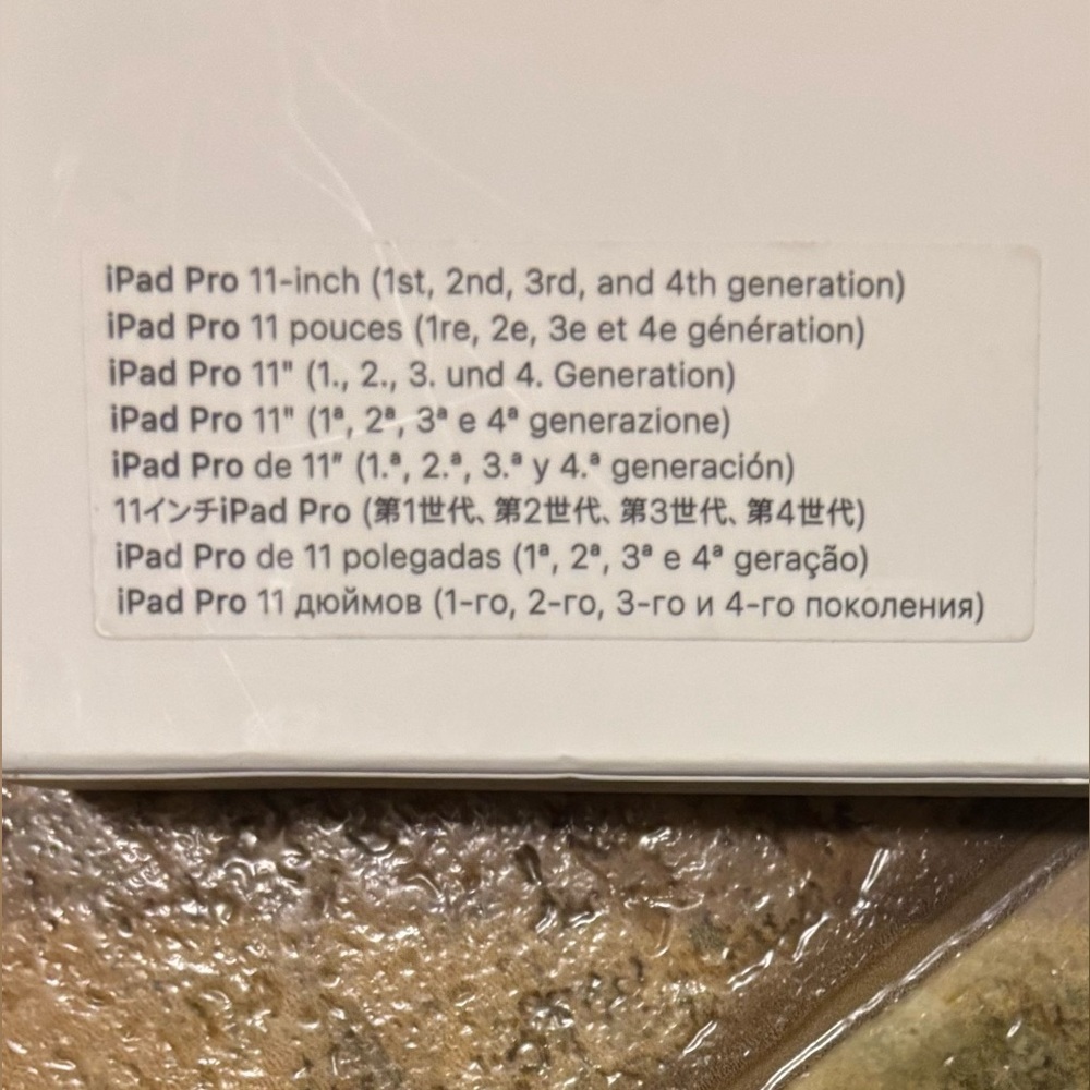 NIB Apple Smart Folio for iPad Pro 11-inch - Picture 8 of 9